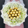 Букет из конфет Ferrero Rocher и и альстромерии фото 4