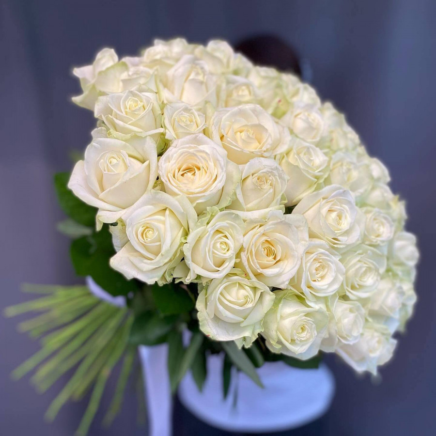 Букет из 51 белой розы - фото 2